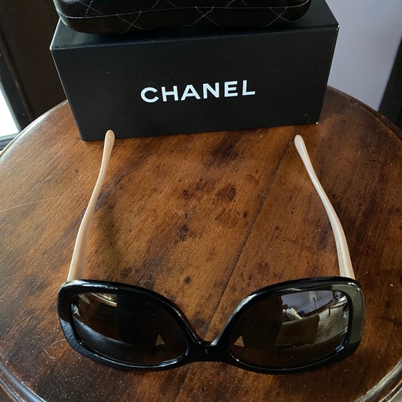 CHANEL Accessories - Chanel sunglasses with quilted case and box